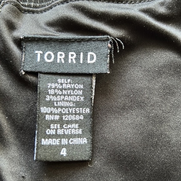 TORRID | Striped Tank Top Picot Trim Structured Black/White‎ Classic Summer 4X - Picture 3 of 6